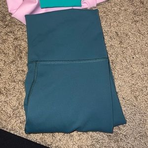 Dark teal Lululemon Leggings length 7/8 SIZE 4.